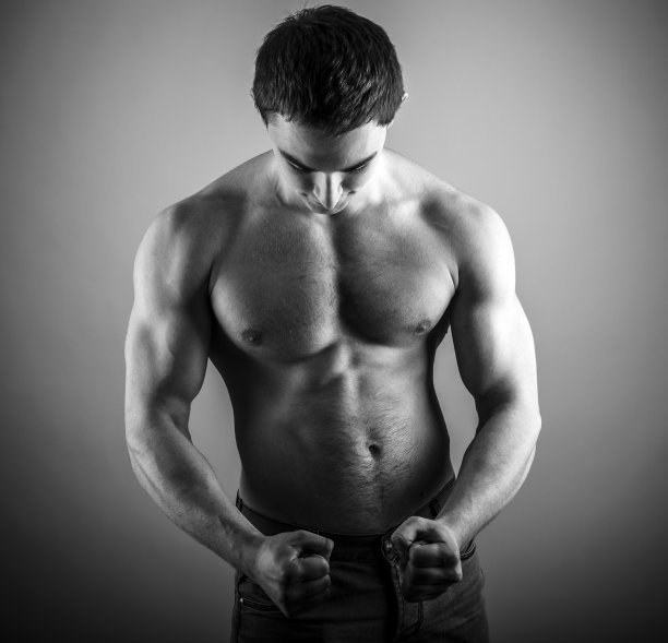 躯干肌肉男图片下载