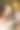 美丽的年轻女子对她的伴侣微笑图片下载