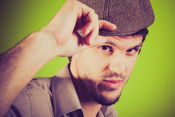 时尚的年轻人图片下载