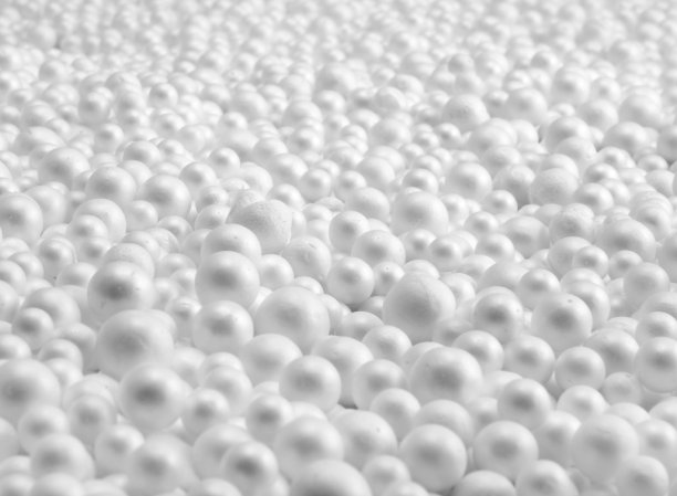 背景是白色大理石的泡沫塑料图片下载