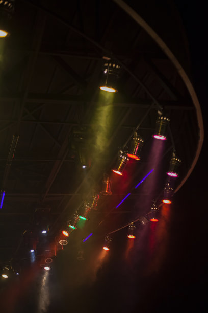 聚光灯在舞台上图片下载