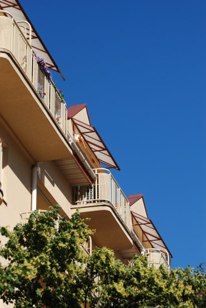 屋顶和蓝天图片下载