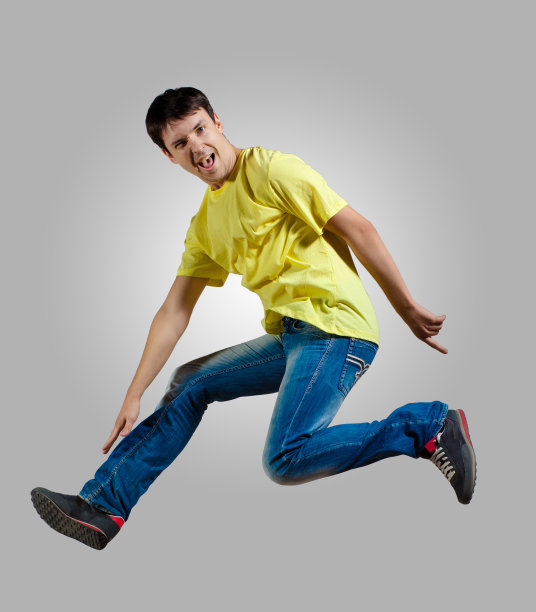 年轻人又跳又跳图片下载