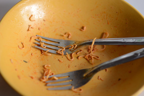 脏盘子图片下载