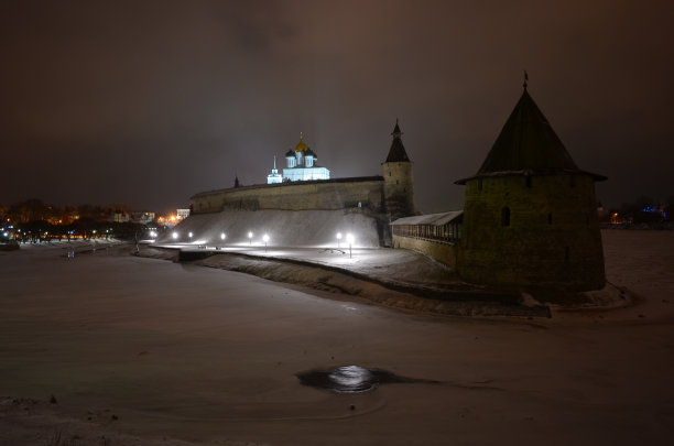 俄罗斯，普斯科夫，普斯科夫克里姆林宫，三一大教堂图片下载