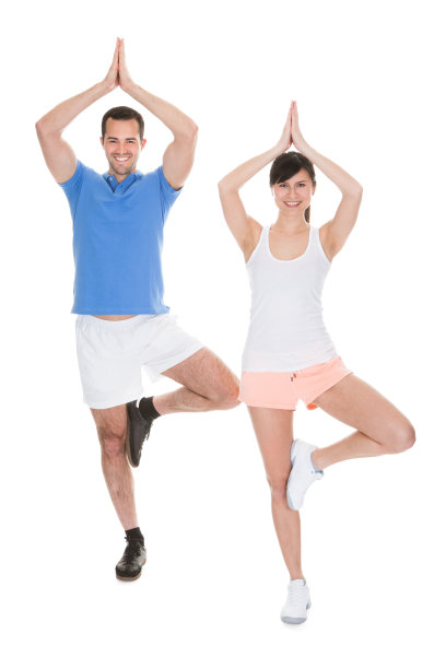 夫妇做瑜伽的肖像图片下载