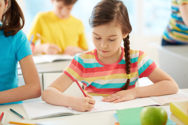 女孩画的图片下载