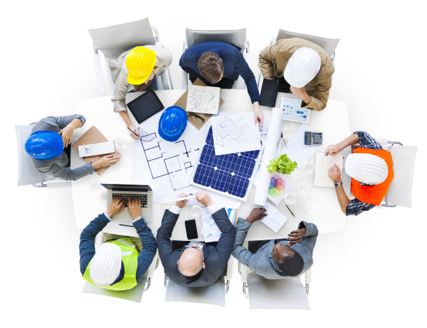 一组工程师在会议中规划图片下载