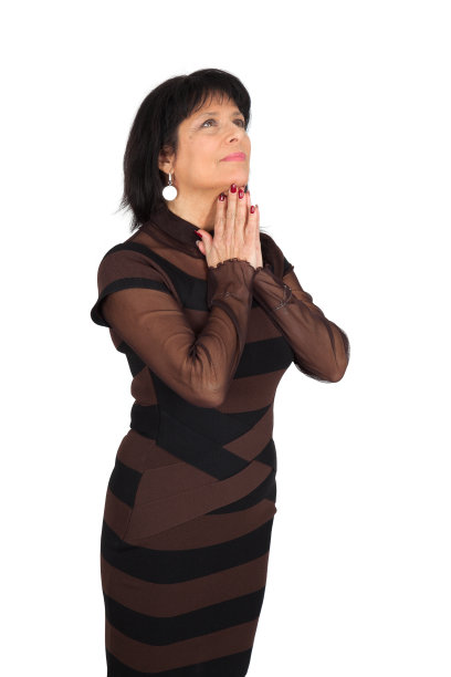 美丽的女人在不同的衣服里有不同的表情图片下载