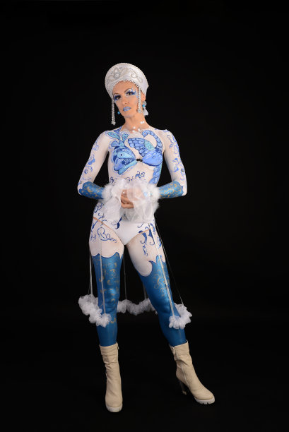 Gzhel风格的人体艺术模型图片下载