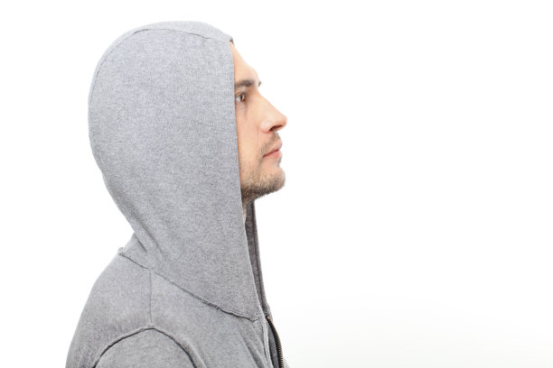 戴帽子的年轻男人肖像图片下载