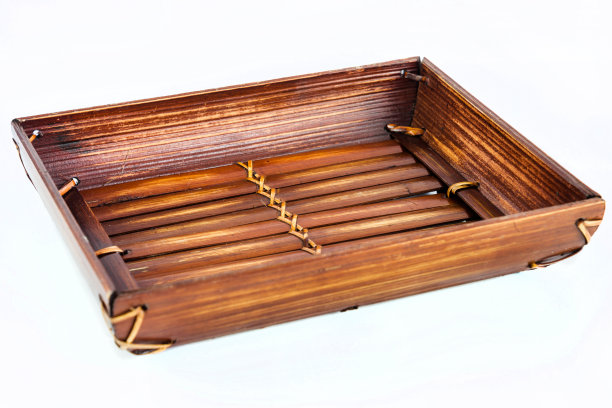 竹盘孤立在白色背景上图片下载