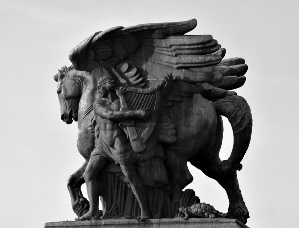 纪念桥雕像BW图片下载