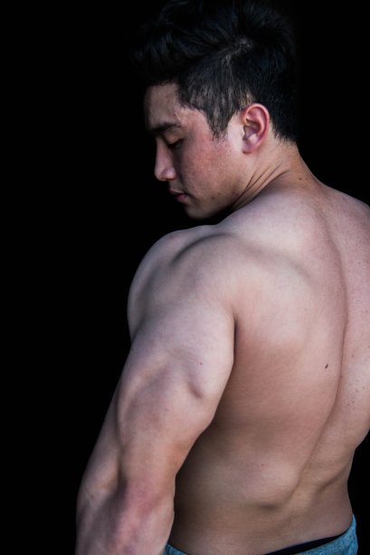 亚洲肌肉身材之美图片下载