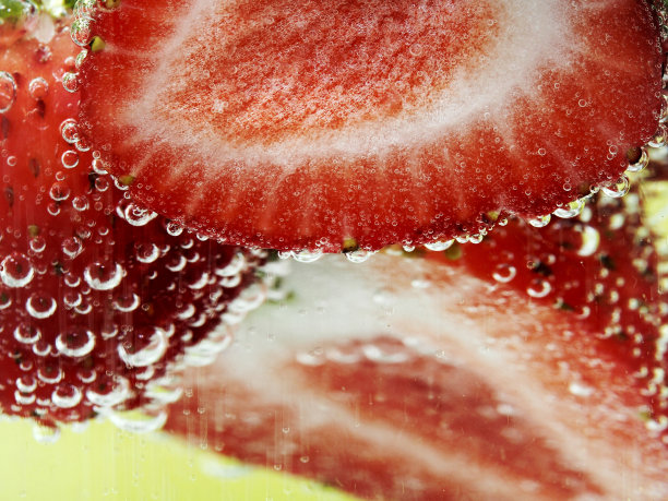 闪闪发光的草莓图片下载