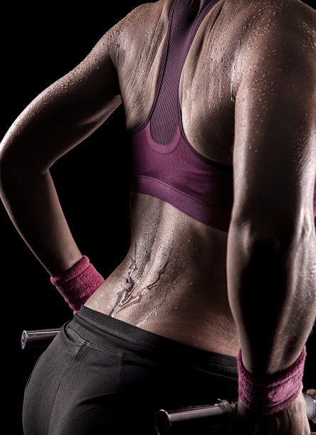 体操运动员做权重图片下载