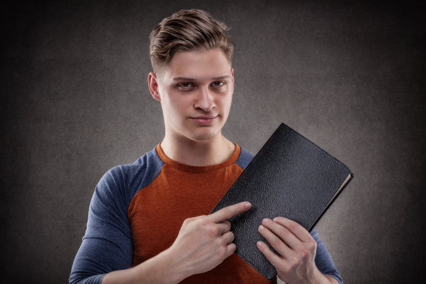 指着书图片下载