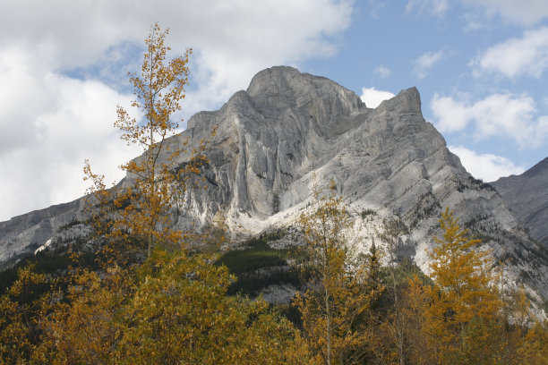 雄伟的山图片下载