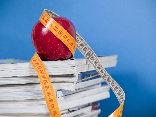 杂志上的饮食测量图片下载