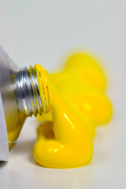 黄色的油漆图片下载