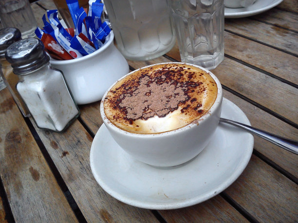 一杯卡布奇诺图片下载