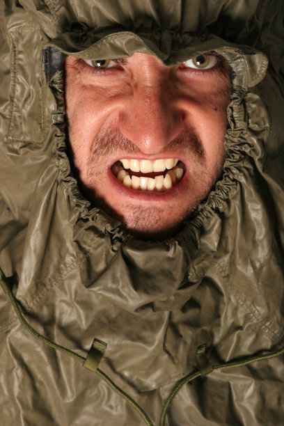 可怕的生气的人图片下载