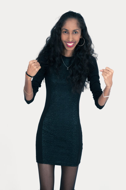 美丽的女人用不同的方式做不同的表情图片下载