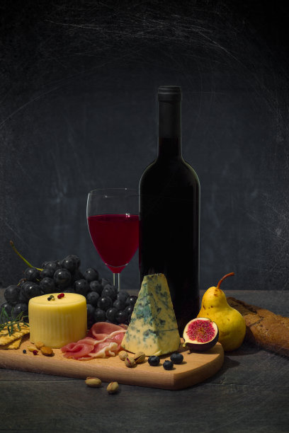 葡萄酒、奶酪和水果图片下载