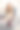 快乐的金发母亲拥抱着她的小女儿。舒适的家。图片下载