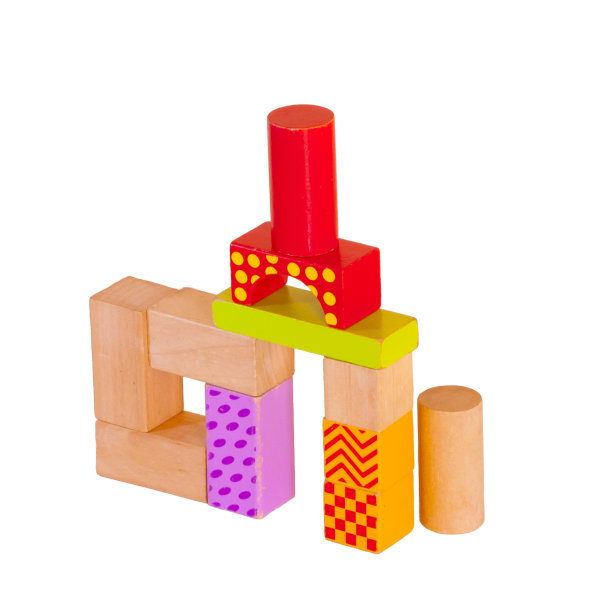 堆叠的彩色建筑块:孤立的白色背景图片下载