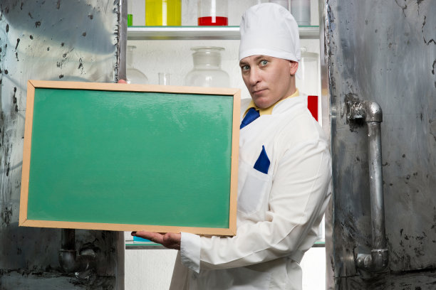 化学家在黑板上图片下载