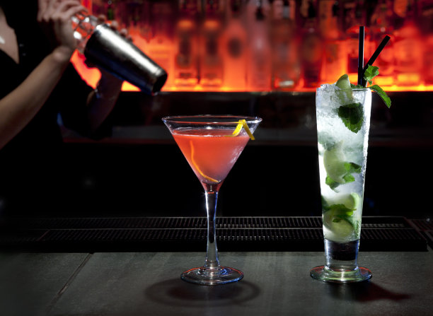 鸡尾酒的准备素材图片