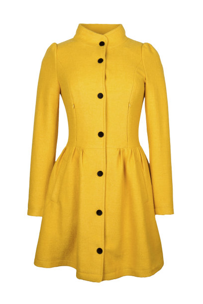 白色背景上的黄色外套图片下载