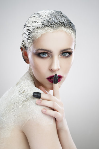 肖像美丽的女孩与创造性的化妆特写图片下载