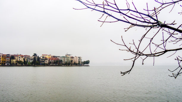 雾中的西湖图片下载