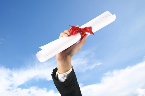 带红丝带的文凭图片下载