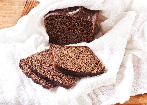 黑暗的黑麦面包图片下载