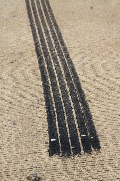 履带轮胎制动器图片下载