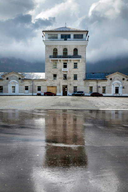 马桑德拉酿酒厂的主塔，1894年图片下载