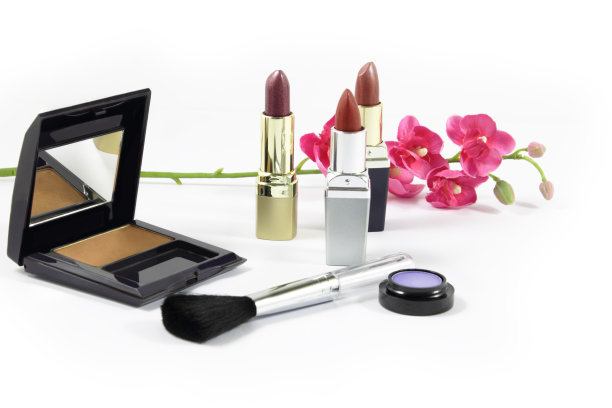 化妆刷和化妆品图片下载