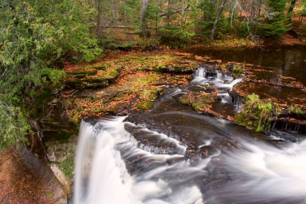大笑的白鱼瀑布图片岩石国家湖岸图片下载