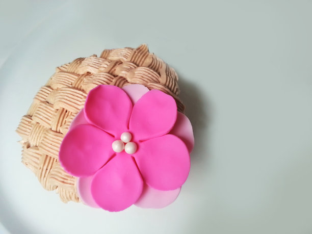 粉红色的花蛋糕图片下载