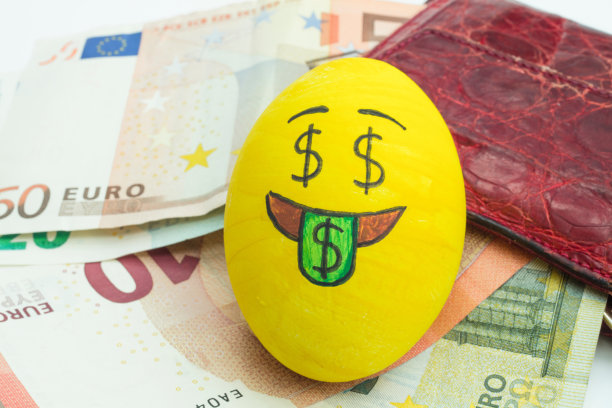 带有“我爱钱”表情的复活节彩蛋图片下载