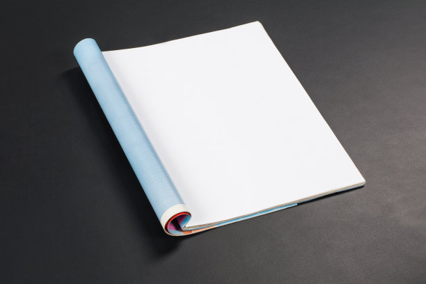 模型杂志或目录上的黑色黑板背景。图片下载