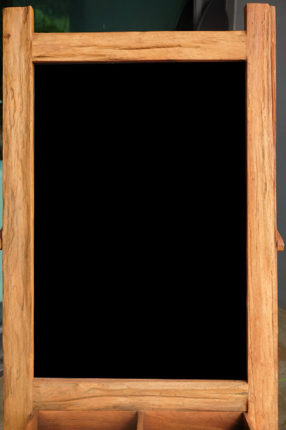 菜单与画架在木桌上图片下载