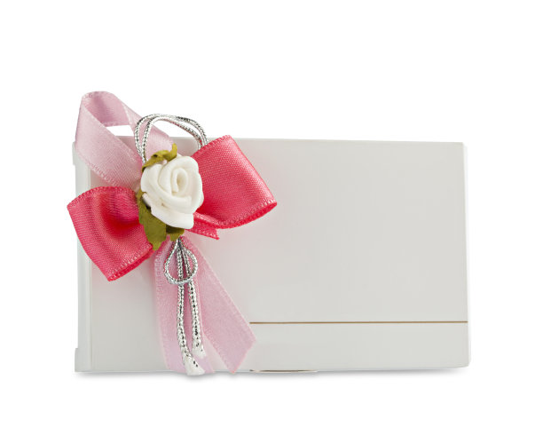 带丝带的白色礼盒图片下载