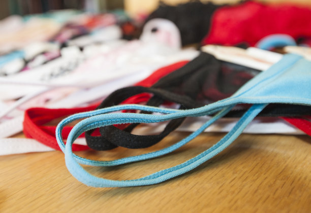 内衣在服装店展出图片下载