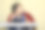 1岁小男孩学着用勺子吃饭图片下载