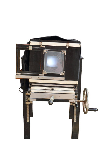 古老的相机孤立在白色背景上图片下载