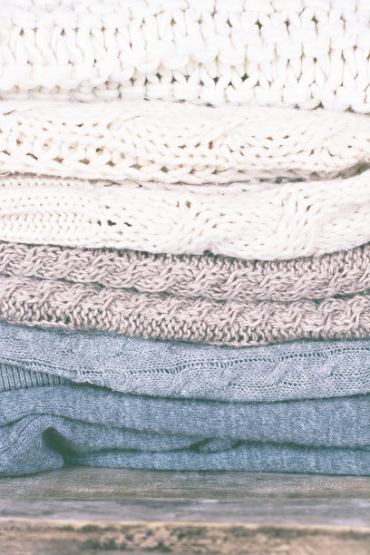 一堆羊毛衫，格子呢图片下载